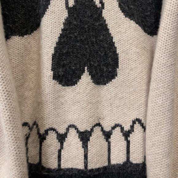 Mutsu by Proscpetive Flow Skull Sweater - Picture 1 of 7
